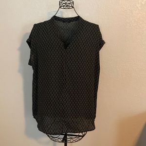 Black and white short sleeve blouse